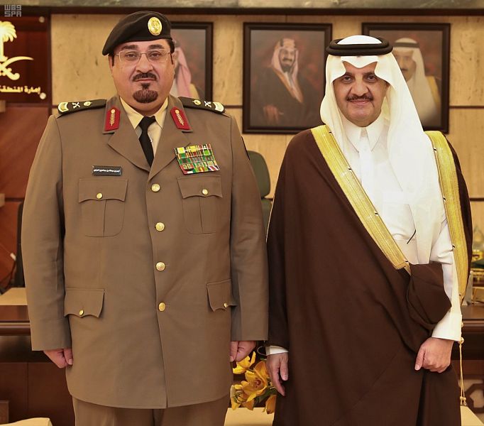 ضمن مجموعة ضباط أمير الشرقية ي قلد مدير شرطة القطيف رتبة لواء صحيفة ص برة الإلكترونية