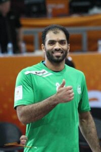 لاعب المنتخب الأول لكرة يد نادي الصفا بصفوى، حسين الحنابي