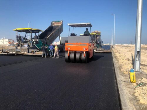 بلدية محافظة الخفجي تستأنف أعمال سفلتة طريق الملك سلمان