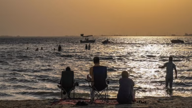 شاطئ نصف القمر