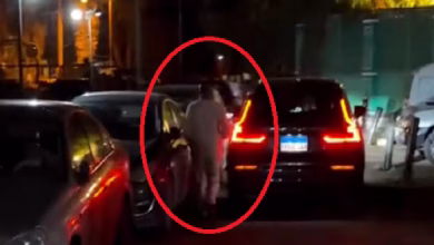 سائق محمد صبحي يهرول خلف السيارة